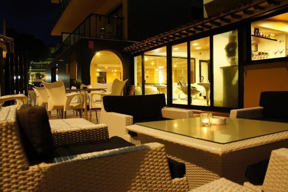 Adia Hotel Cunit Playa Εξωτερικό φωτογραφία