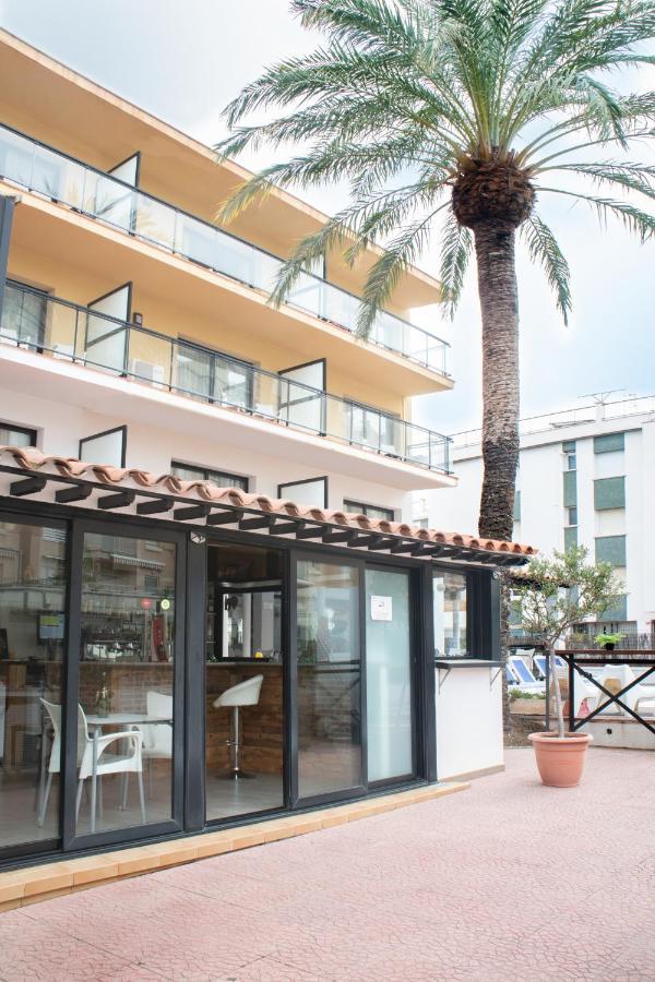 Adia Hotel Cunit Playa Εξωτερικό φωτογραφία
